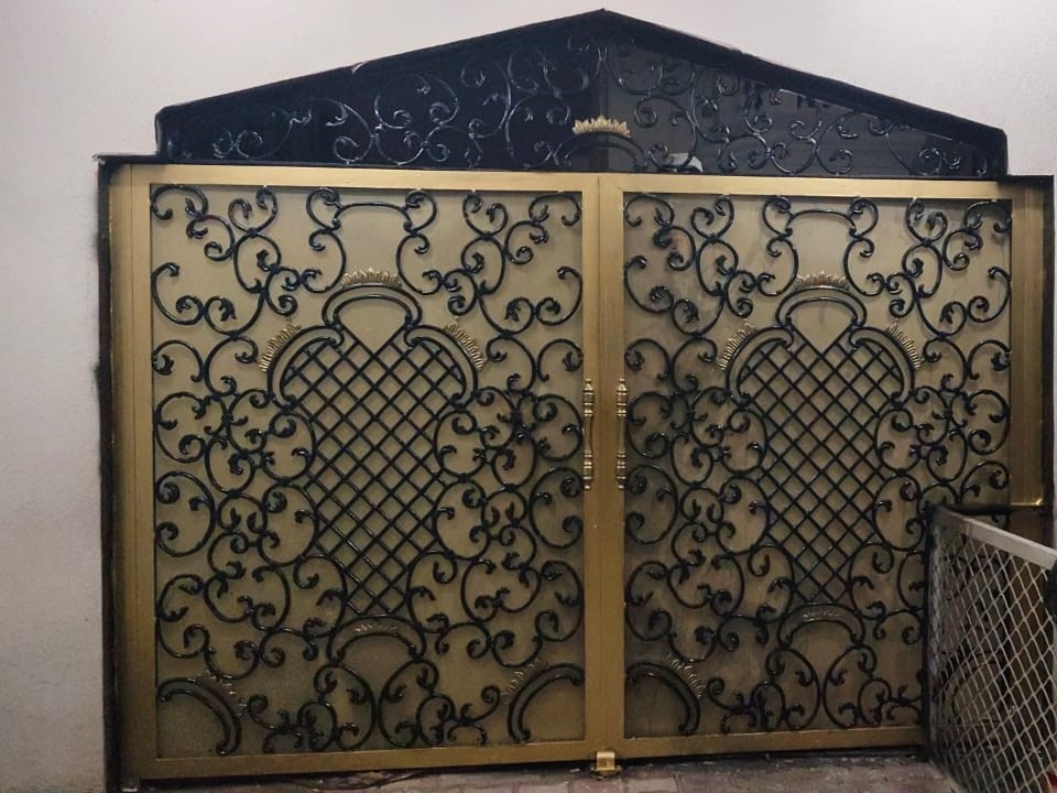 Contemporary Entryway